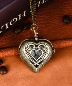 Quartz Watch Retro Hollow Heart-shaped Pocket Watch With Diamond