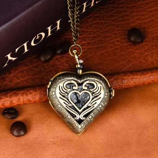 Quartz Watch Retro Hollow Heart-shaped Pocket Watch With Diamond - Image 2