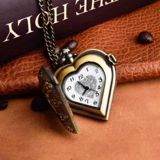 Quartz Watch Retro Hollow Heart-shaped Pocket Watch With Diamond - Image 4