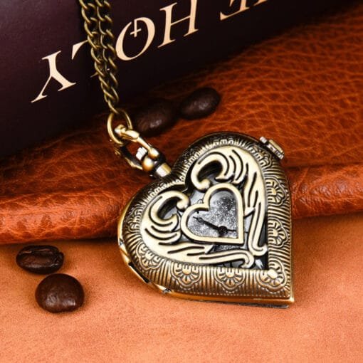 Quartz Watch Retro Hollow Heart-shaped Pocket Watch With Diamond - Image 10
